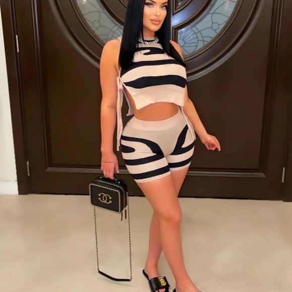 Abstract Color Knitted Women Sleeveless Side Lace Up Crop Vests - Picture 5 of 6